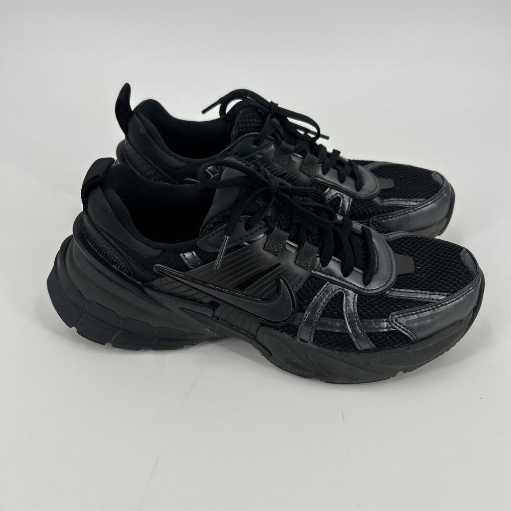 Nike V2K Run Womens Size 8 Black Dark Smoke Anthracite FD0736-001 EUC